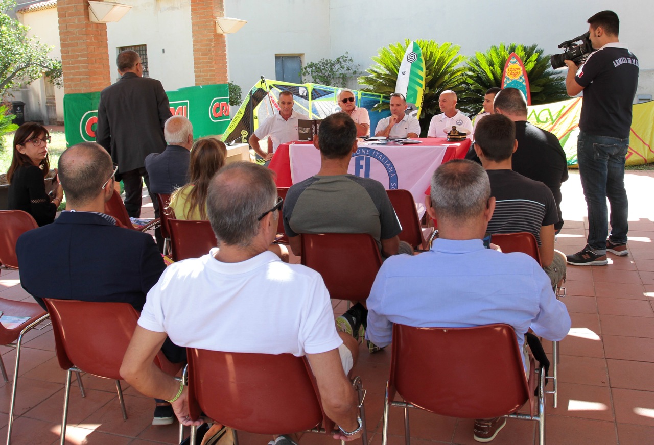 E anche la conferenza stampa è fatta... manca davvero poco al via...