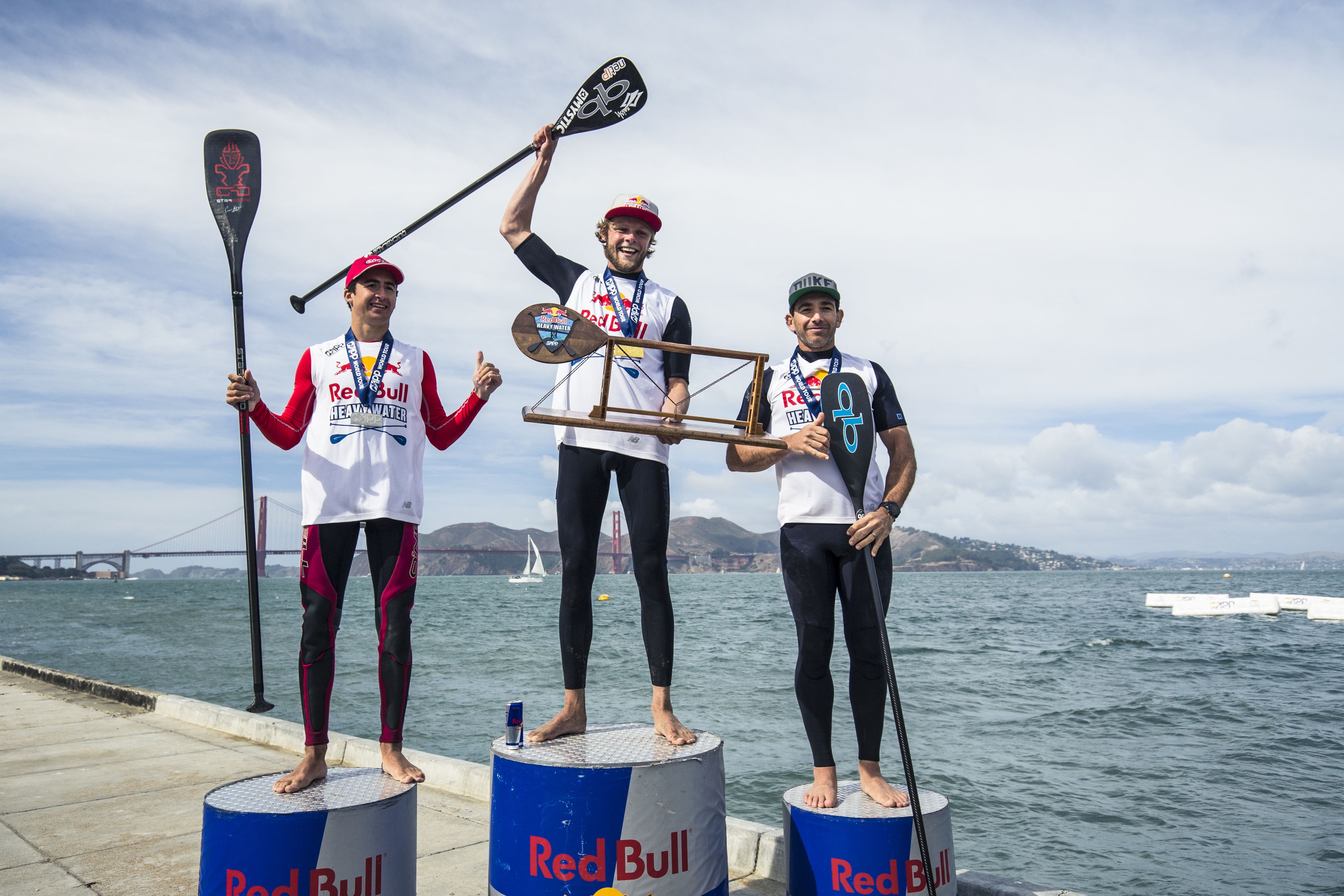 I vincitori Casper Steinfath, Ryan Funk, Travis Grant sul podio della Red Bull Heavy Water Stand Up Paddleboard Race - San Francisco, CA, USA - 20 ottobre 2017