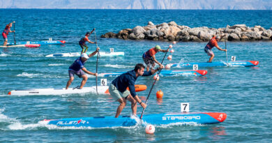 Tris d’Oro per Pampinella e Ritorno da Re per Andersen: Il Resoconto di Agios Nikolaos On SUP 2026 Tris d’Oro per Pampinella e Ritorno da Re per Andersen: Il Resoconto di Agios Nikolaos On SUP 2026